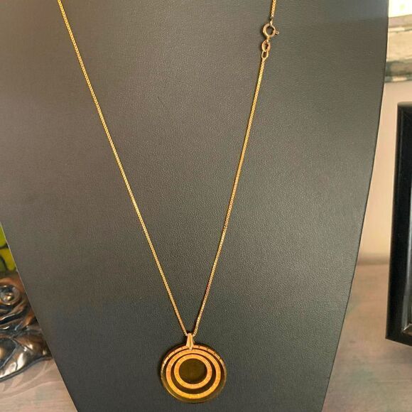 Unique Triple Circle Lucite pendant, in Gold, Vintage, Stamped - Picture 5 of 5